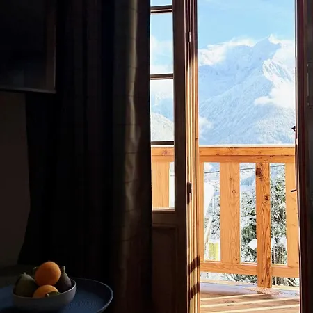 Le Squirrel - Overlooking Mont Blanc *